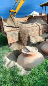 Interrare le Anfore di Terracotta - Corsiani Terrecotte